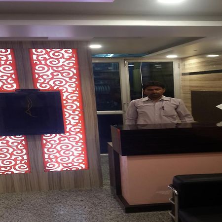 Oyo 86669 Arnav Residency Hotel New Delhi Eksteriør billede