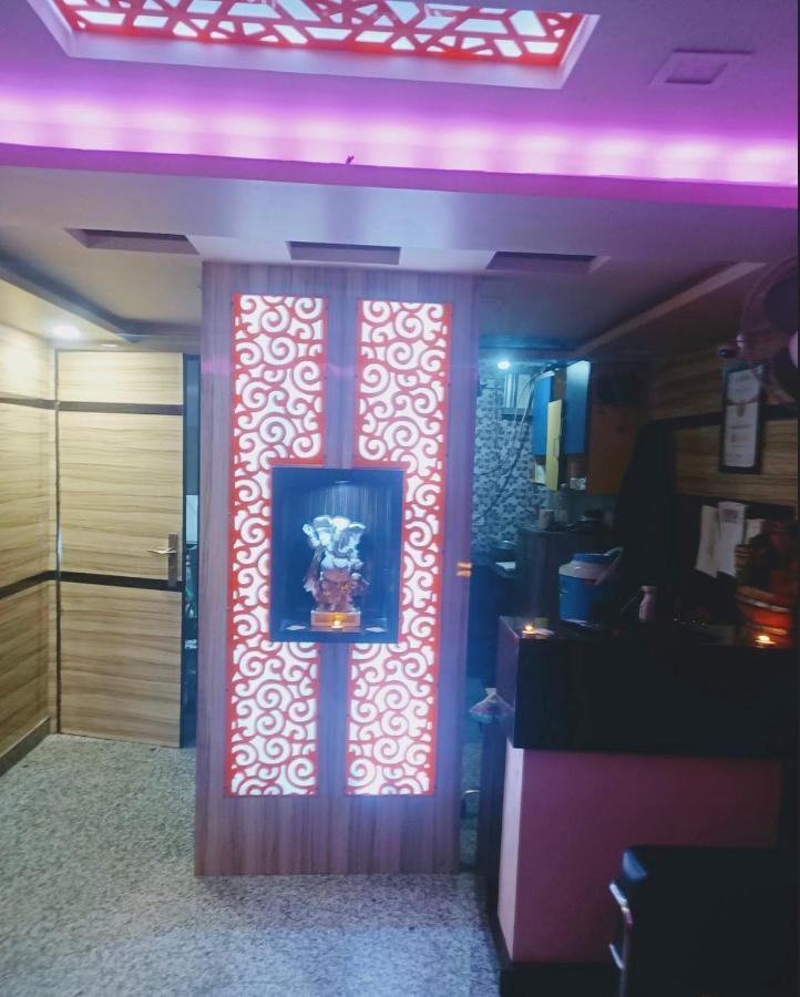 Oyo 86669 Arnav Residency Hotel New Delhi Eksteriør billede
