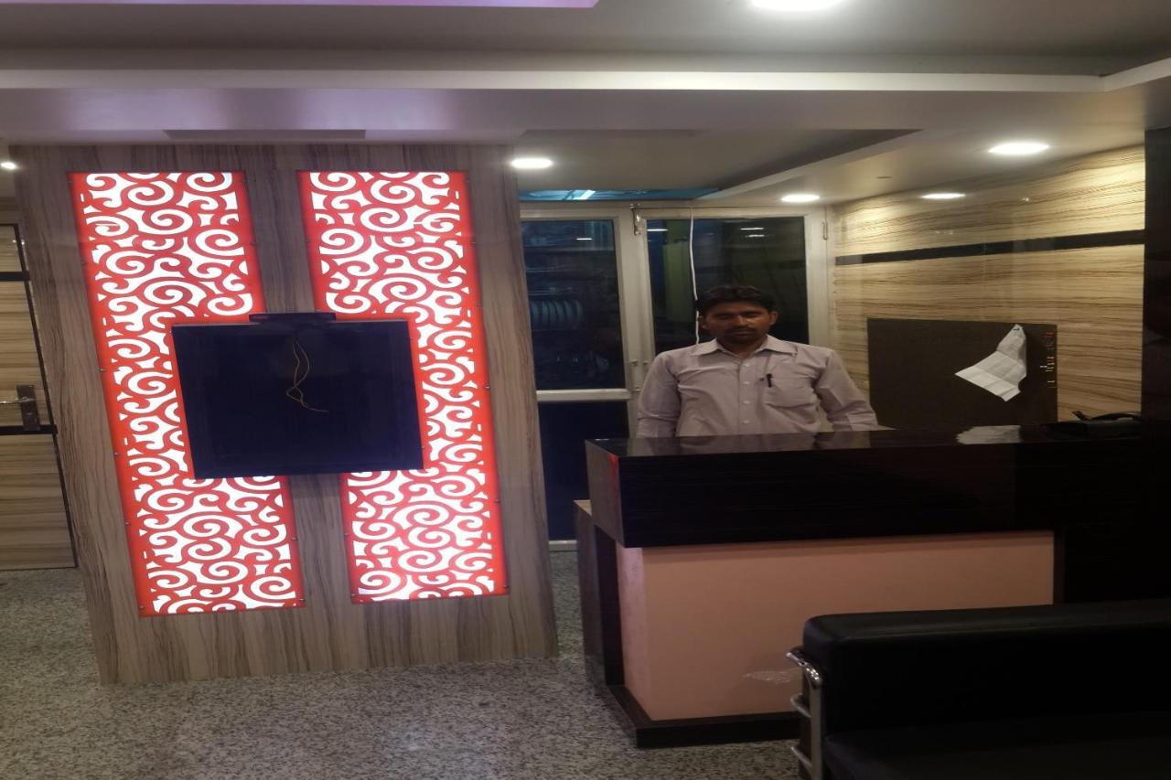 Oyo 86669 Arnav Residency Hotel New Delhi Eksteriør billede